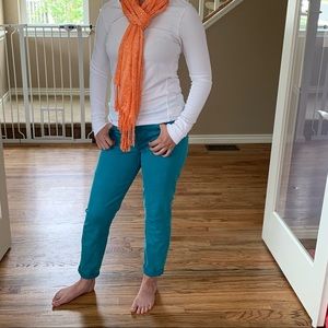 Turquoise cropped skinny jeans and scarf